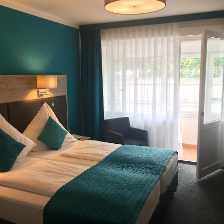 Stadthotel באד פאלינגבוסטל מראה חיצוני תמונה