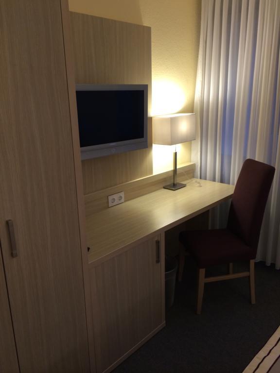 Stadthotel באד פאלינגבוסטל חדר תמונה