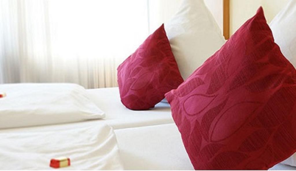 Stadthotel באד פאלינגבוסטל חדר תמונה