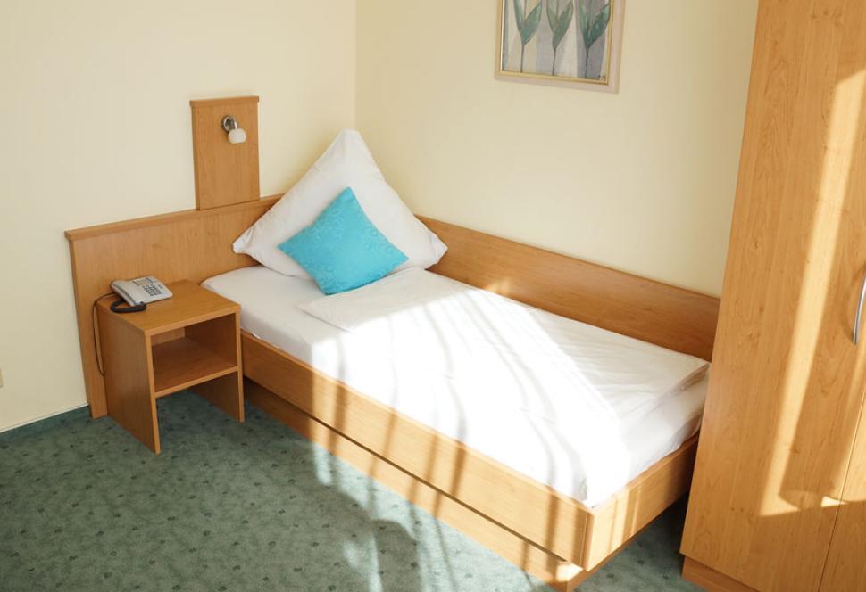 Stadthotel באד פאלינגבוסטל חדר תמונה