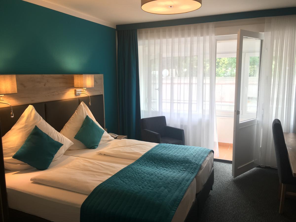 Stadthotel באד פאלינגבוסטל מראה חיצוני תמונה
