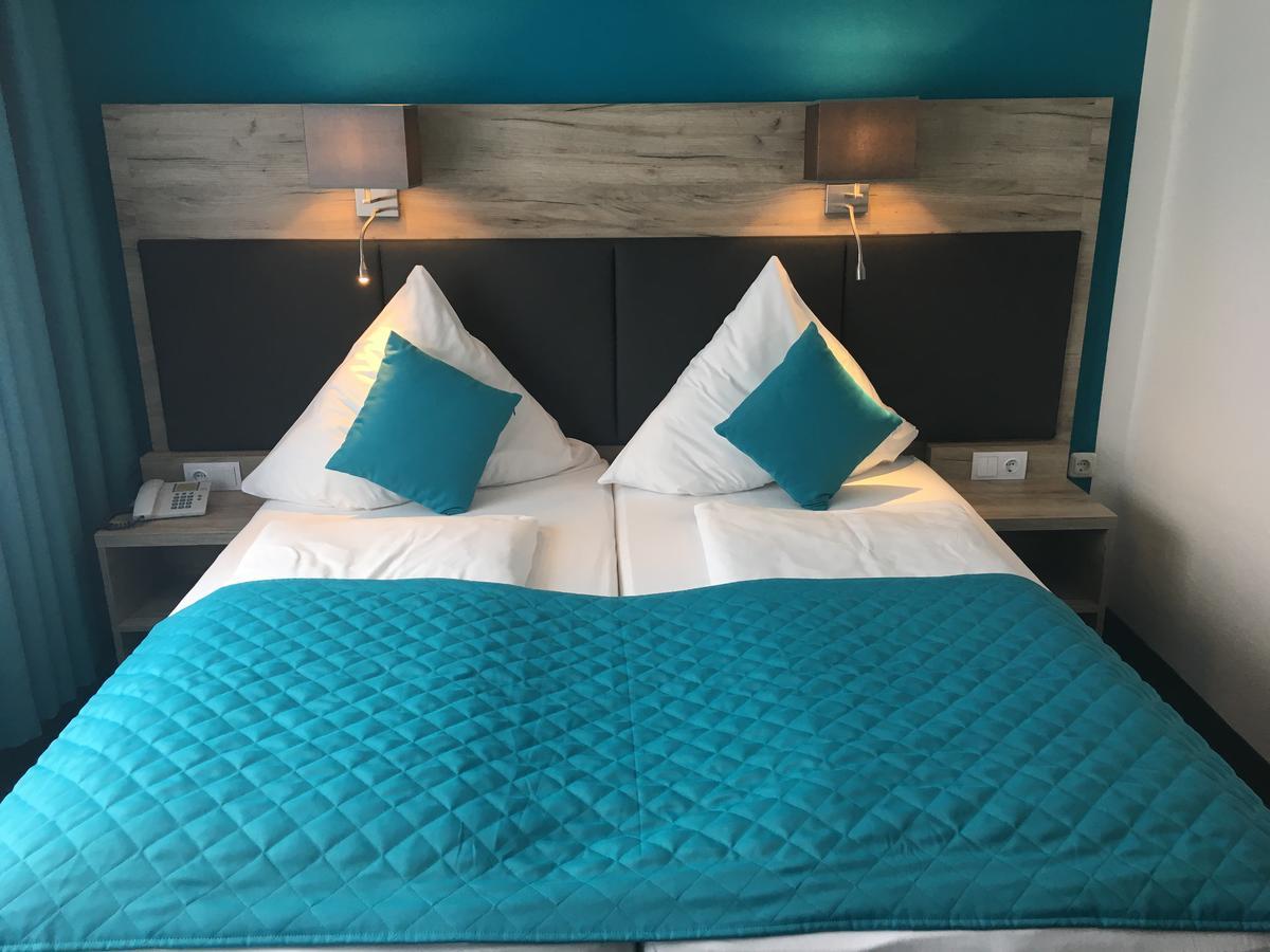 Stadthotel באד פאלינגבוסטל מראה חיצוני תמונה